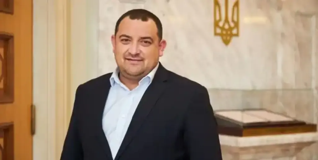 Нардеп з Житомирщини, розкішне оточення і «бідність» у декларації: що з’ясували журналісти про Сергія Кузьміних