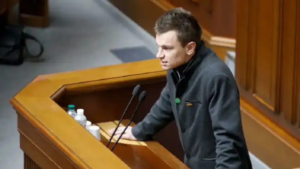Нардеп з Житомирщини залишив фракцію «Слуга народу» після голосування за суперечливий закон