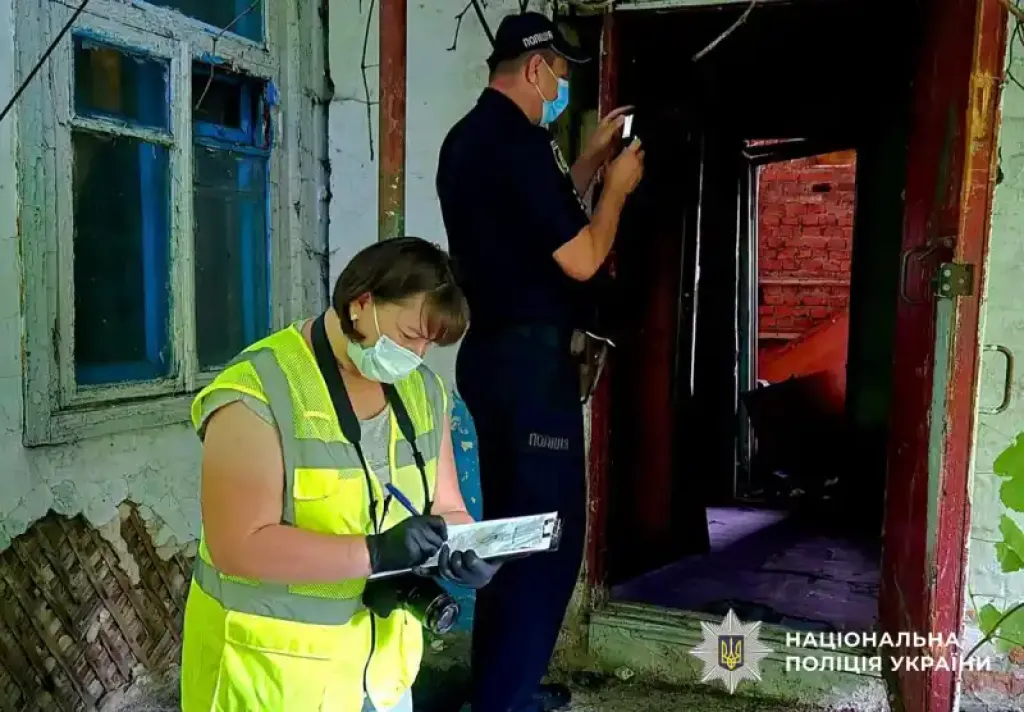 У Житомирі неповнолітня дівчина вбила хлопця через ревнощі і сама викликала поліцію