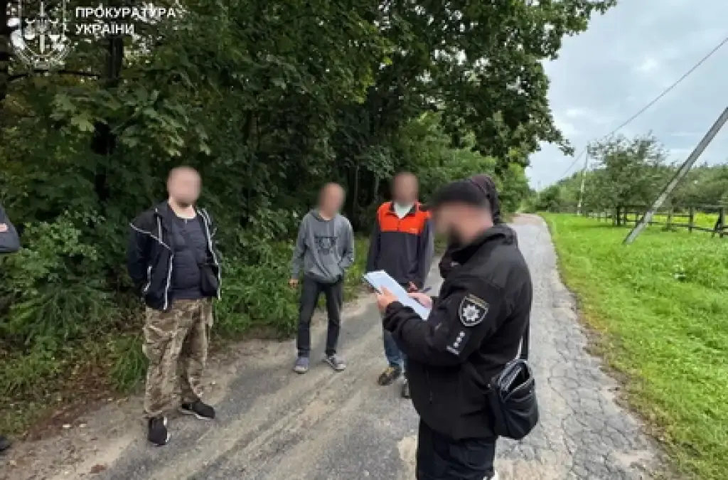 У Житомирському районі затримали чоловіка з 72 згортками психотропів