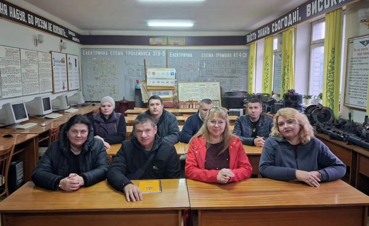 У Житомирі стартувало навчання для майбутніх водіїв тролейбусів: 8 учнів на курсі