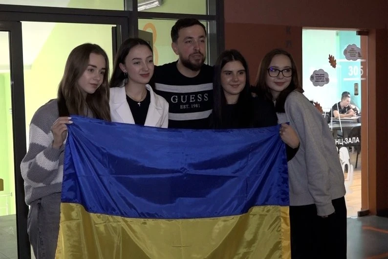 У Житомирському ліцеї презентували фільм про бійців T-COMPANY: розмова з режисером і відверті реакції учнів