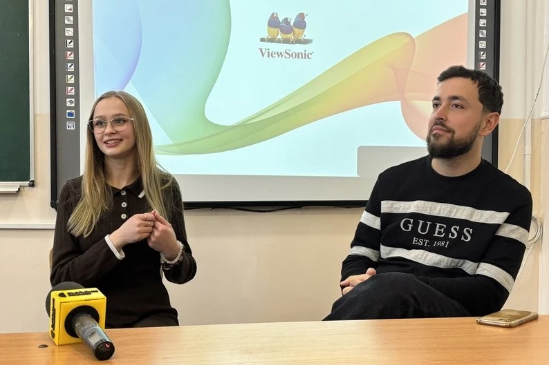 У Житомирському ліцеї презентували фільм про бійців T-COMPANY: розмова з режисером і відверті реакції учнів