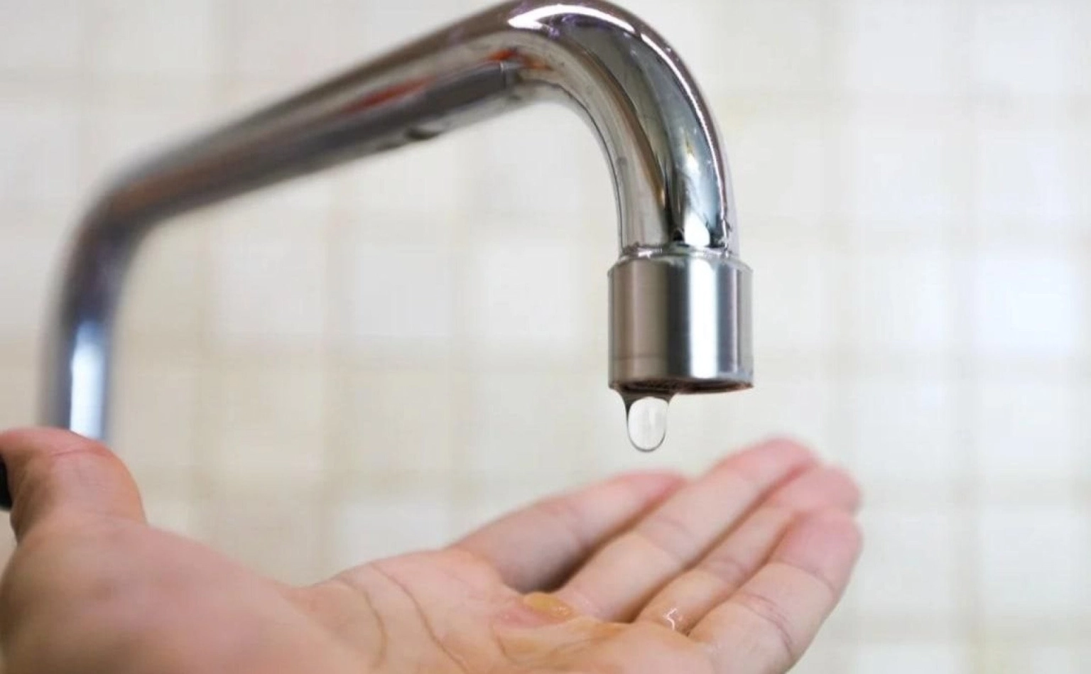 У Житомирі на Польовій на день вимкнуть воду через оновлення водогону