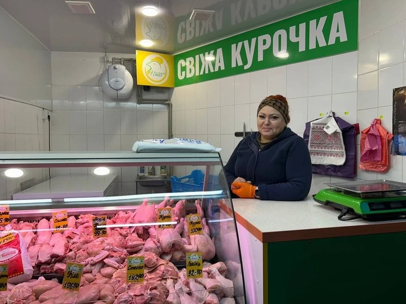 Житомирські прилавки перед святами: як коливаються ціни на курятину