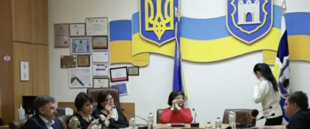 Чи випустять житомирські школи 11-класників: МОН пояснило, хто ухвалює рішення