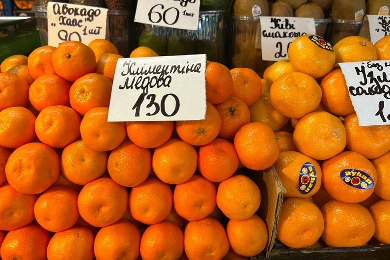 Сезон мандаринів у Житомирі: ціни падають, вибір зростає