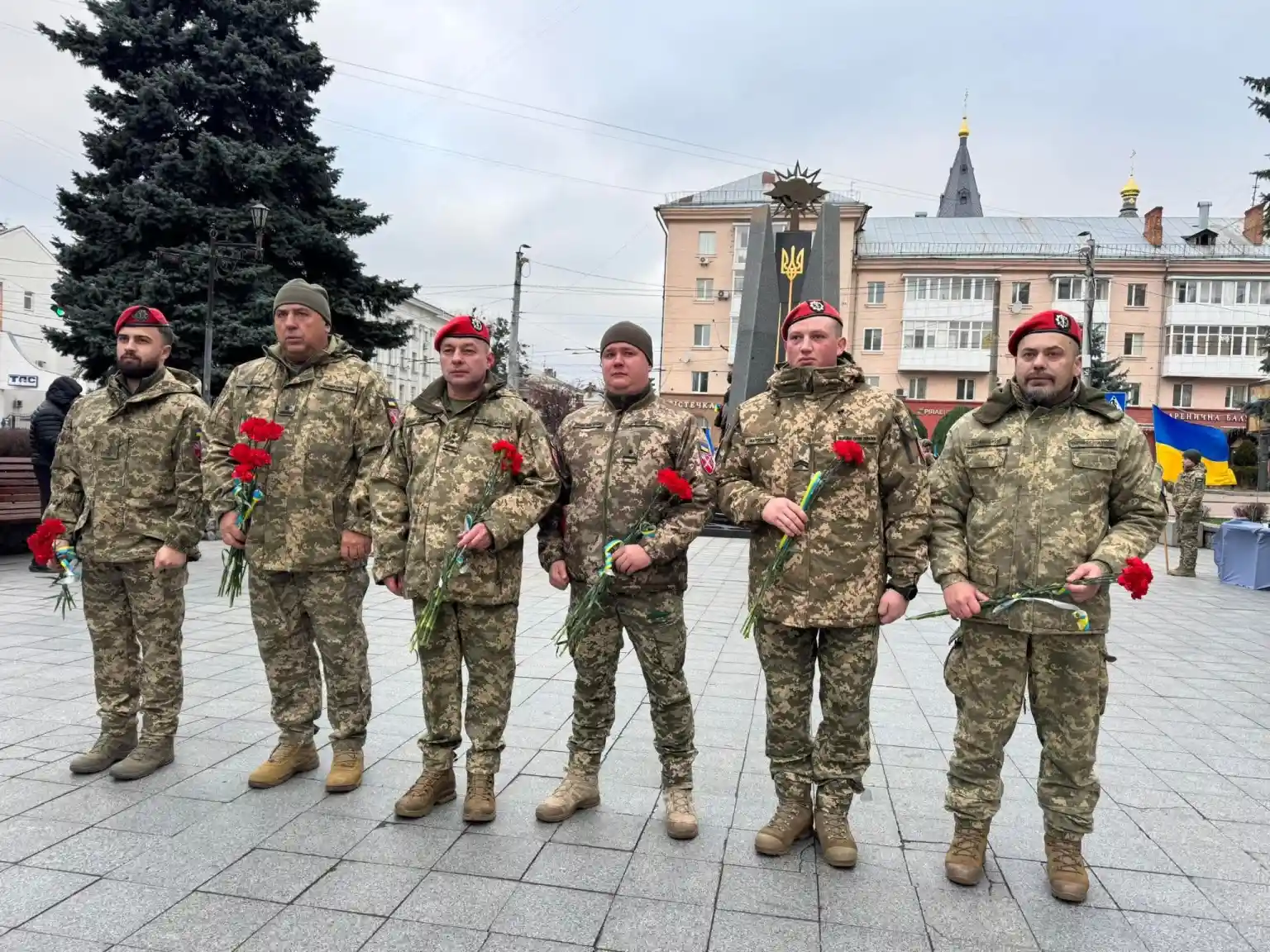 Житомир вшановує захисників: військовим вручили годинники та почесні відзнаки