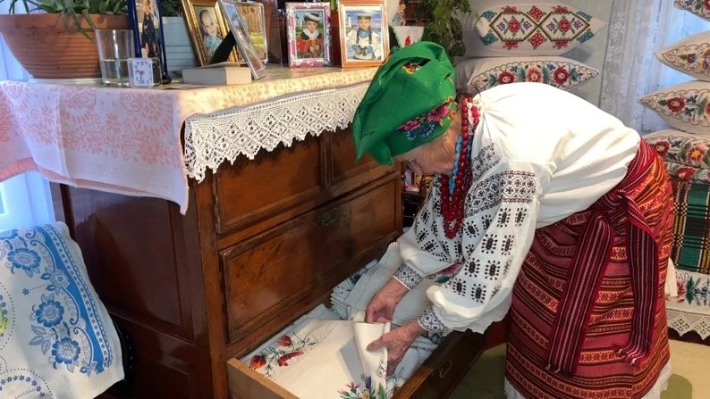 Житомирські родинні скарби: хустки, рушники та сорочки з історією понад півстоліття