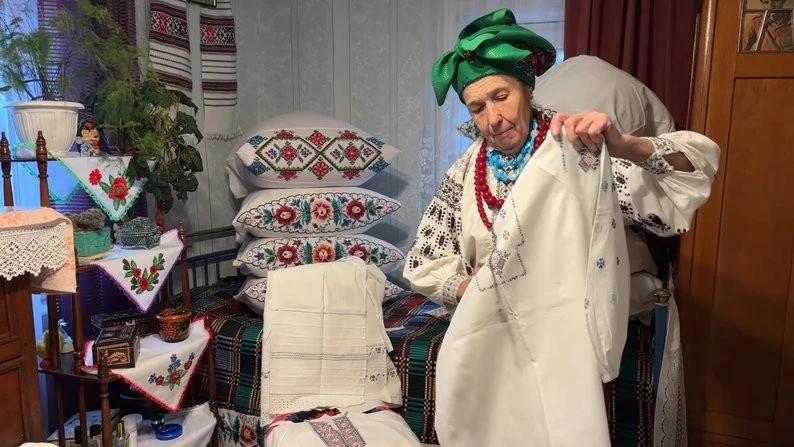 Житомирські родинні скарби: хустки, рушники та сорочки з історією понад півстоліття