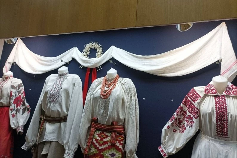 Поліські традиції у вузлі хустки: як на Житомирщині зберігають українське ремесло