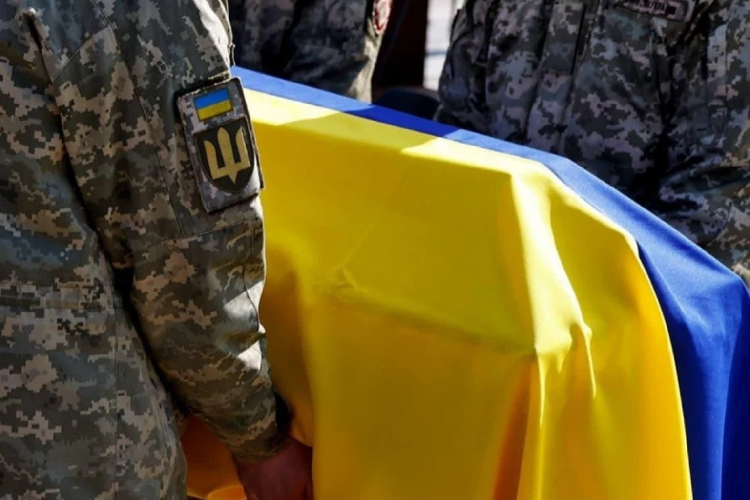 Житомир прощається з Героєм: Олег Древецький загинув на Донеччині