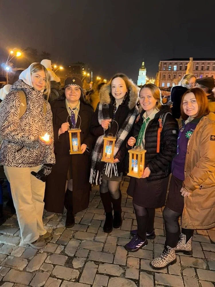 До Житомира прибув благодатний Вифлеємський вогонь Миру