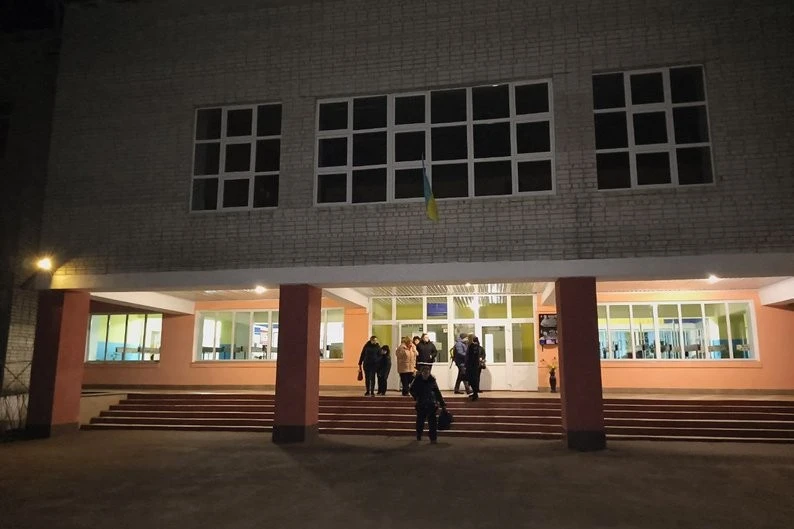 Освітяни Новогуйвинської громади виступили проти тиску депутатів на школи та керівництво відділу освіти