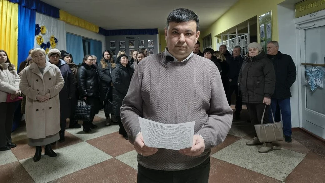 Освітяни Новогуйвинської громади виступили проти тиску депутатів на школи та керівництво відділу освіти