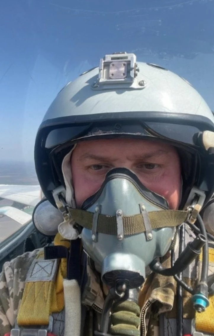 Останній виліт Героя: Україна прощається з льотчиком Євгенієм Івановим