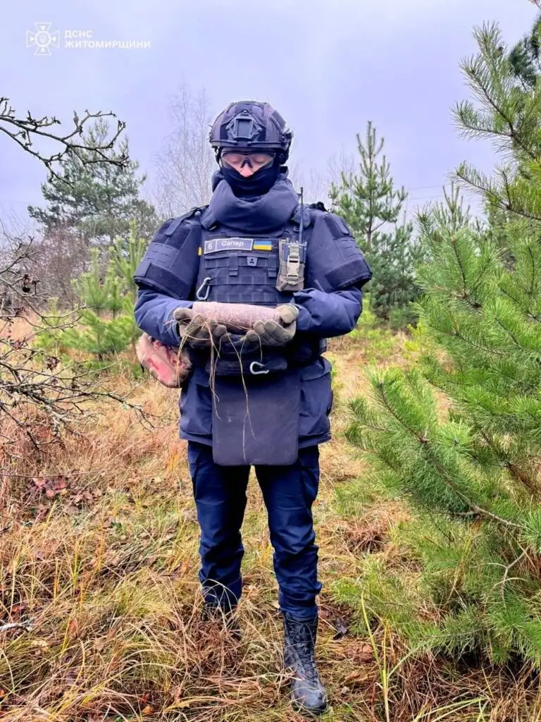 У Черняхові знешкодили п’ять артилерійських боєприпасів часів Другої світової війни
