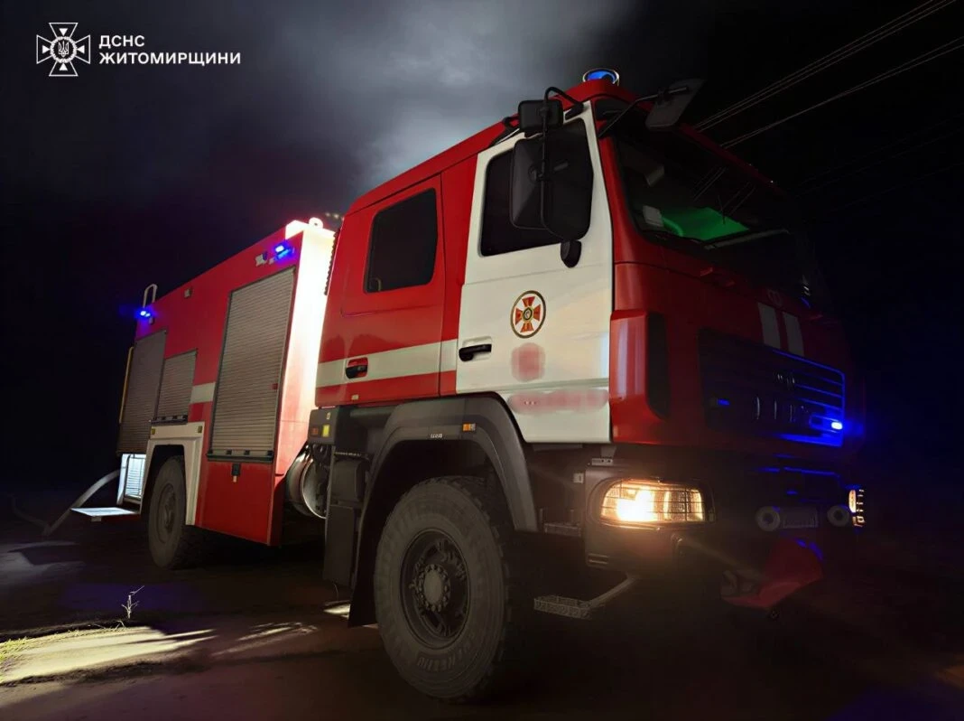 Пожежа у Вишевичах: загорівся цех із виробництва паливних брикетів