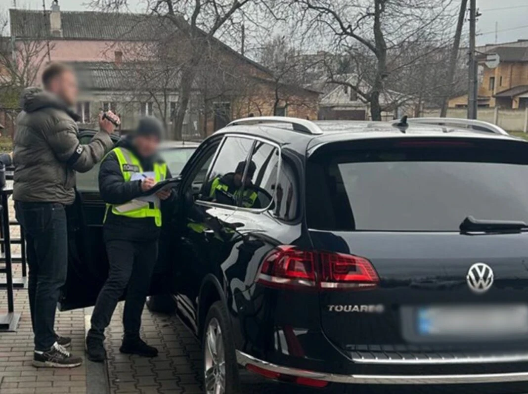 У Бердичеві затримали чоловіка за вимагання $3 тисяч за “вплив” на групу інвалідності військового