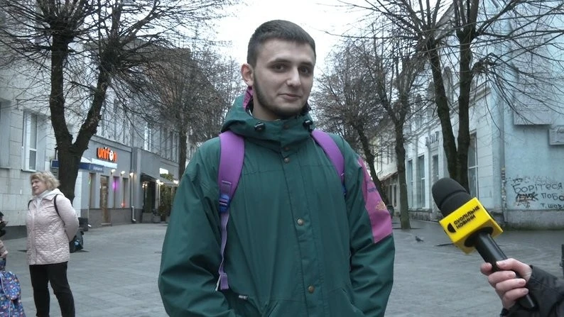 Боксерський автомат на Михайлівській: хто несе відповідальність і чи залишиться він на вулиці Житомира
