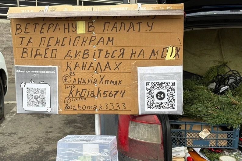 Різдвяне диво у Житомирі: ветеран війни дарує містянам святкові композиції