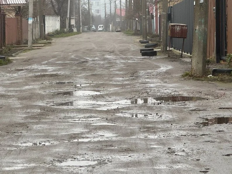Житомиряни стурбовані: ремонт вулиці Полку імені Кастуся Калиновського перенесли на 2026 рік