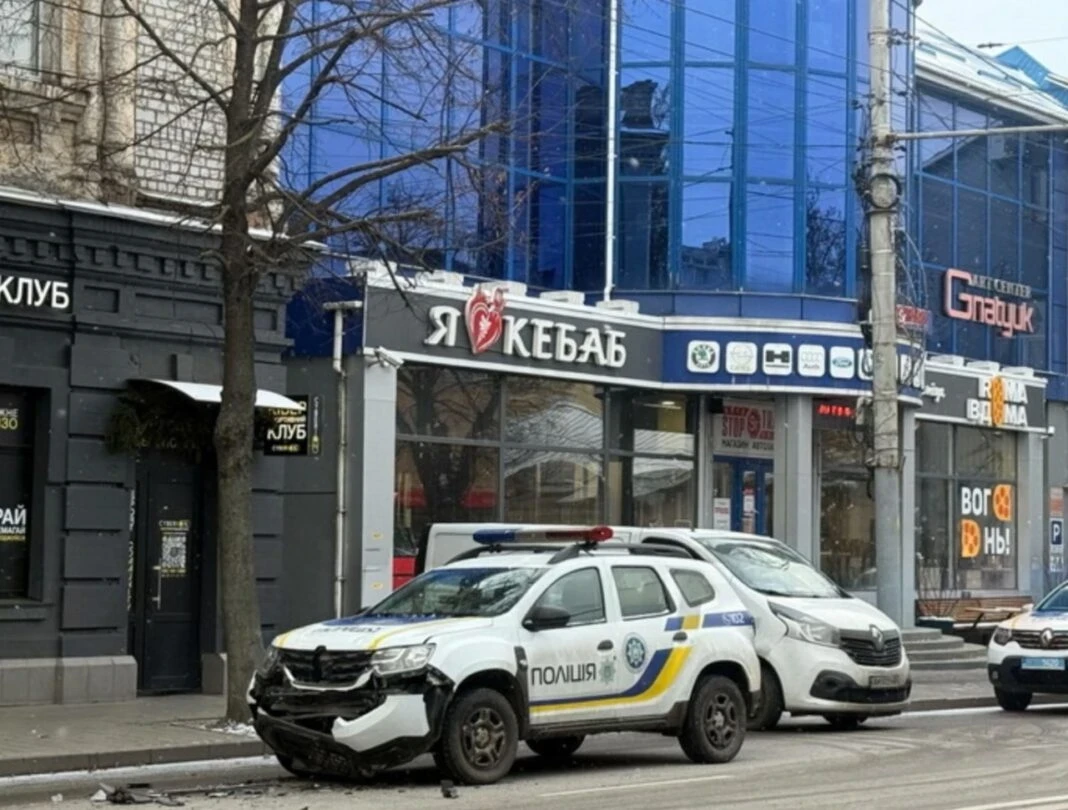 У Житомирі сталась ДТП за участю службового автомобіля поліції