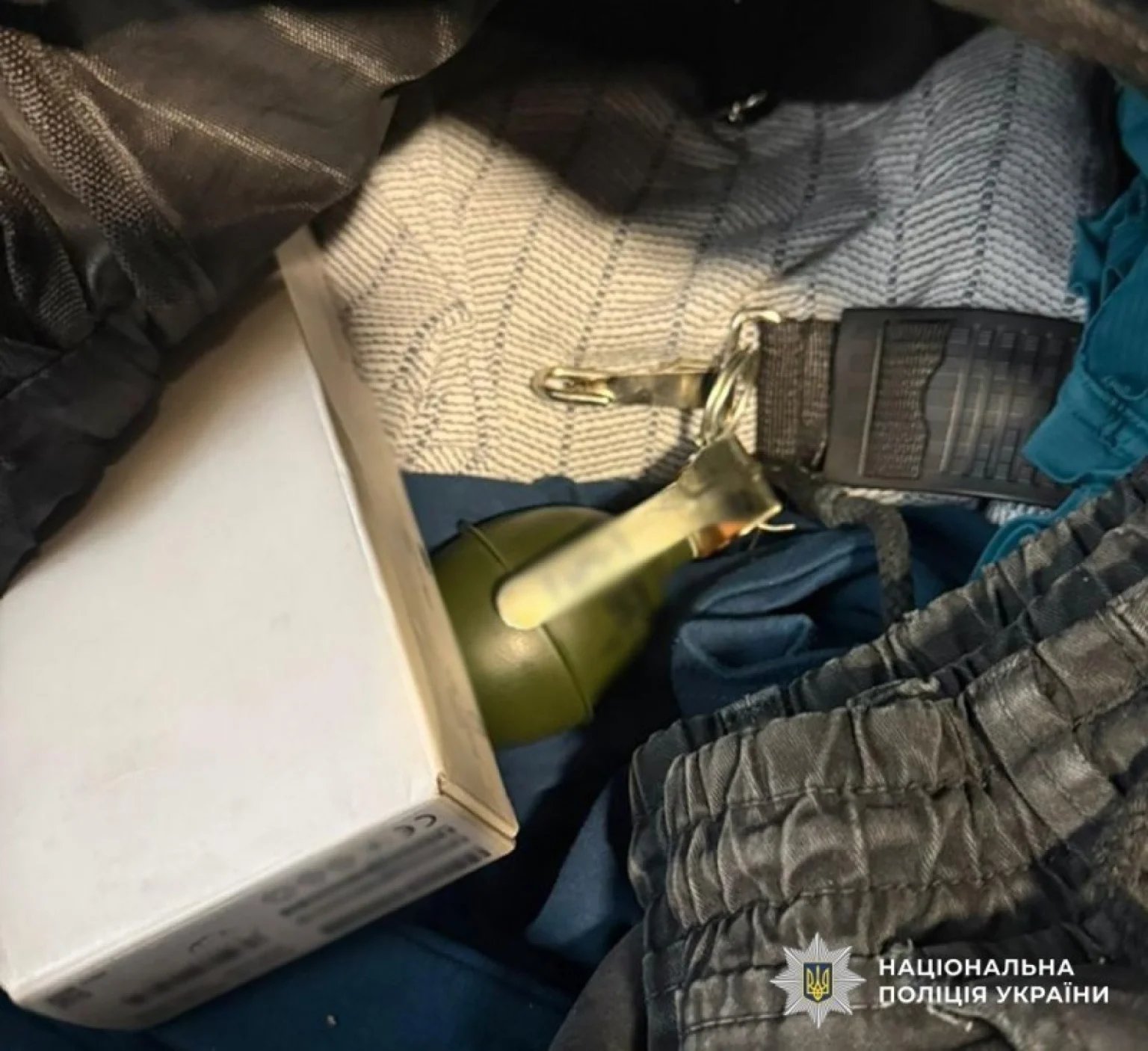 Біля автовокзалу Житомира у перехожого виявили бойову гранату