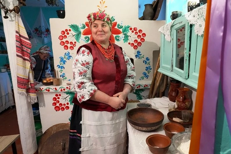 Завиванці з дитинства: як у селі на Житомирщині зберігають різдвяну традицію