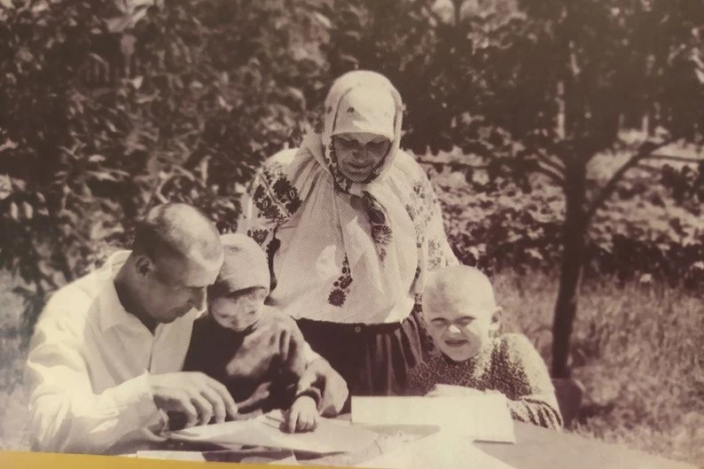 У Житомирі відкрилася родинна виставка Примаченків: від Марії до онуків У Житомирі відкрилася родинна виставка Примаченків: від Марії до онуків