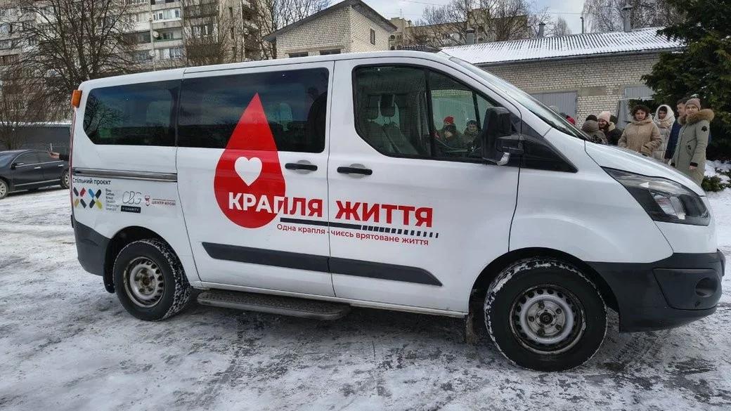 Житомирський центр крові отримав новий виїзний автомобіль для донорських акцій