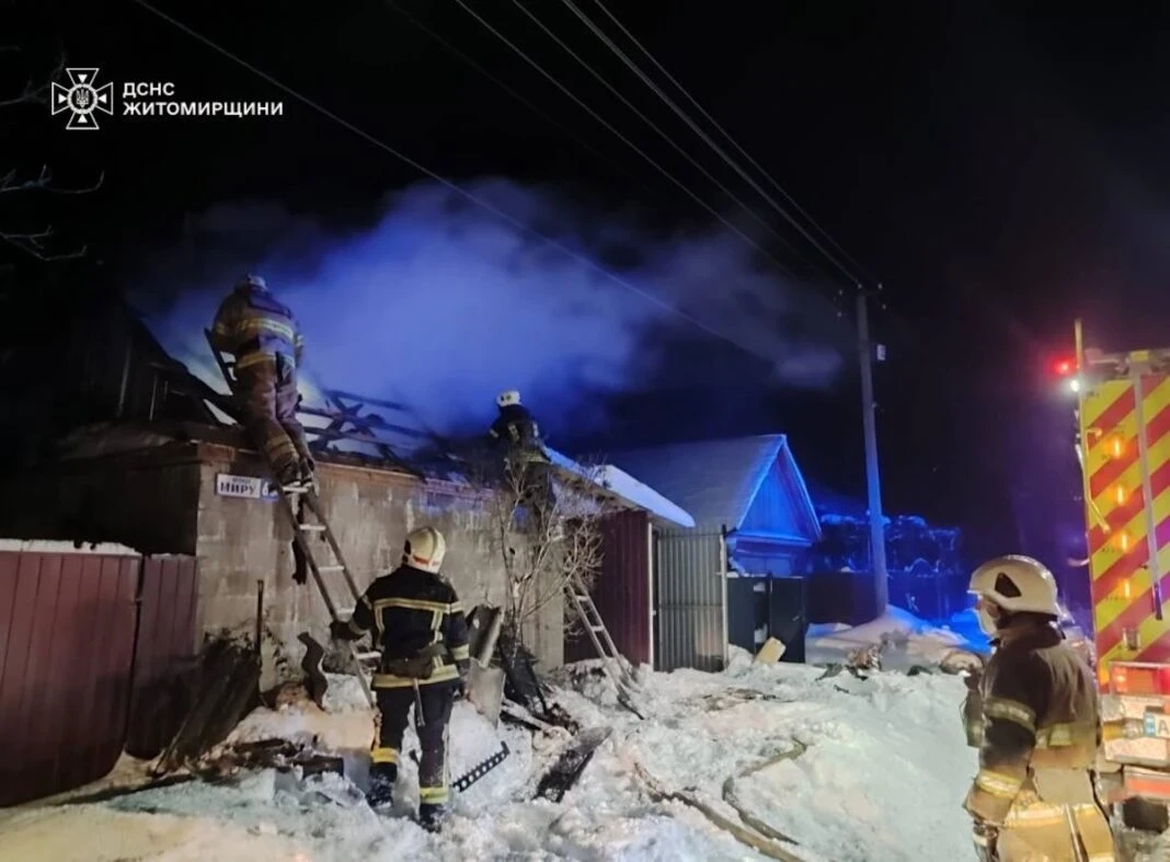 Вогонь у Підрудді: рятувальники оперативно ліквідували пожежу в лазні