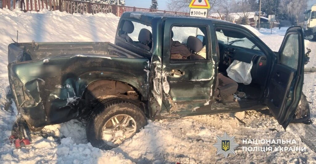 Ланцюгова аварія під Житомиром: на трасі зіткнулися три автомобілі