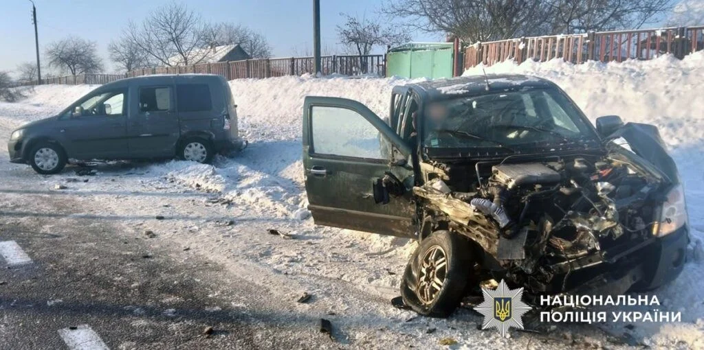 Ланцюгова аварія під Житомиром: на трасі зіткнулися три автомобілі