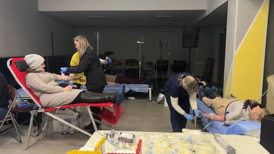 П’ять годин донорства: у Бердичеві зібрали десятки літрів крові для порятунку життів