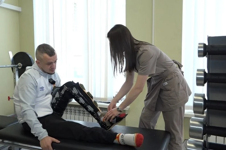 Крок до самостійної ходьби: ветеран Іван Недобрик збирає кошти на високотехнологічний нейростимулятор