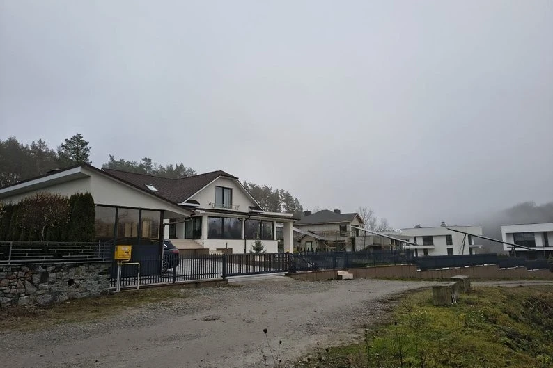 Боротьба за берег: житомирський підприємець відстоює право на будинок біля Тетерева