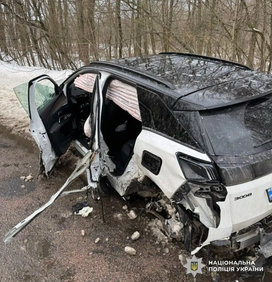 Ранкова аварія на трасі Бердичів — Хмільник: молода водійка опинилася в лікарні