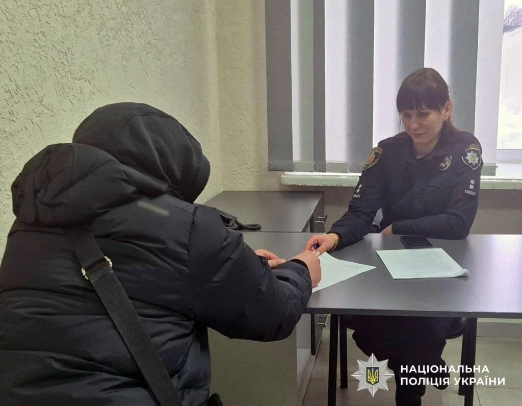 Пів години на закупи коштували розбитого скла: у Житомирі затримали серійних автозлодіїв