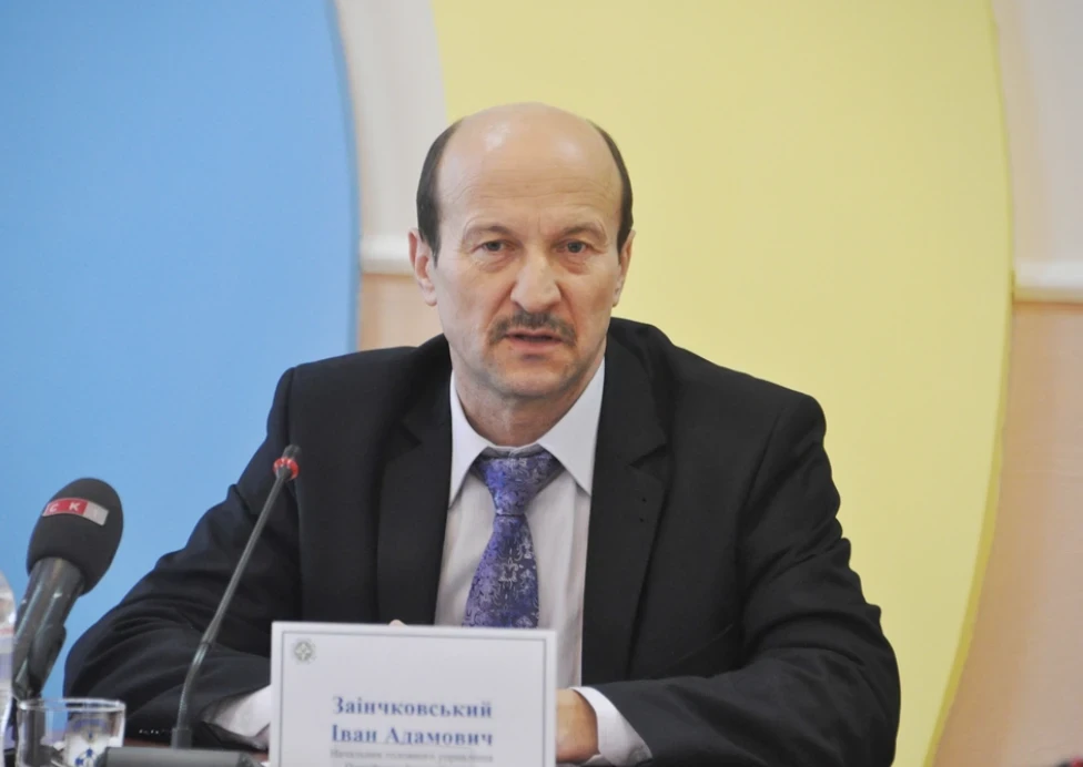 Мільйонна зарплата та пенсійні бонуси: як живе очільник Житомирського ПФУ Іван Заінчковський
