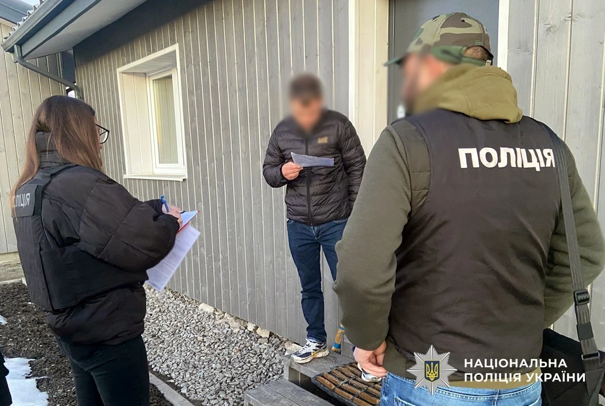 На Житомирщині викрили керівників благодійних фондів, які торгували статусом «водія-волонтера»