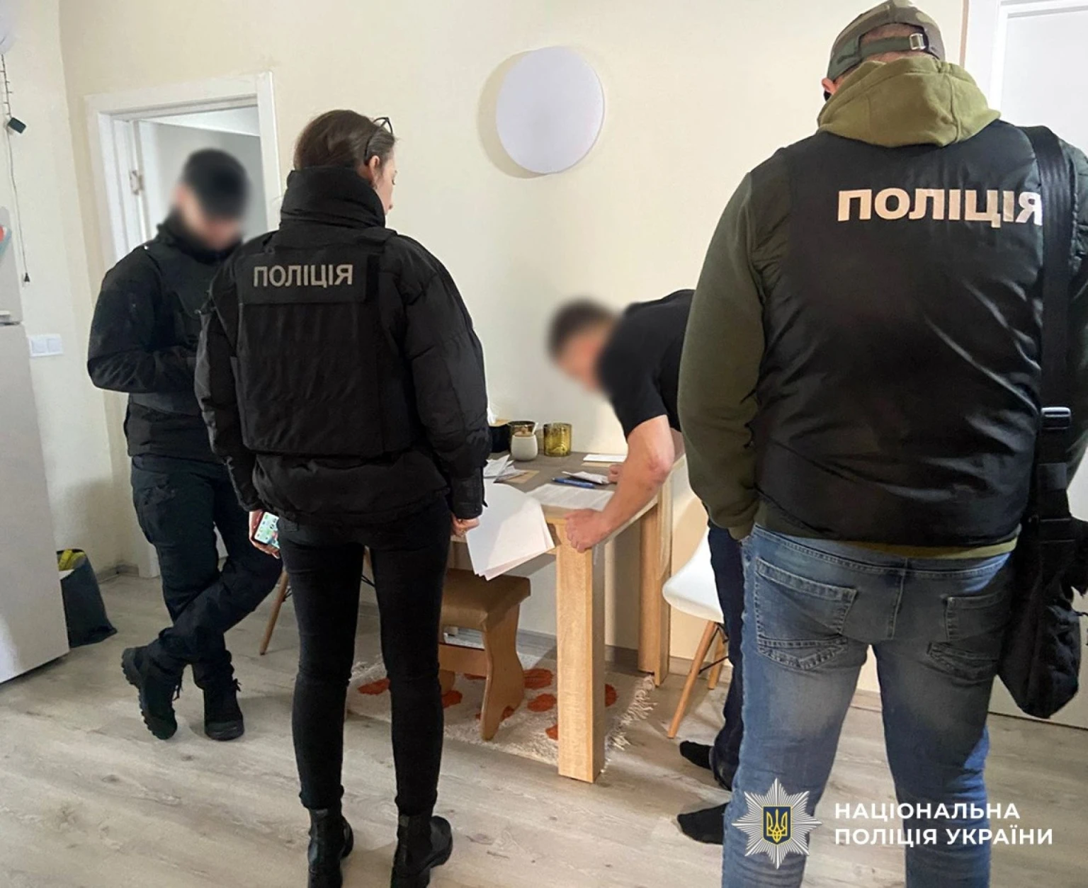На Житомирщині викрили керівників благодійних фондів, які торгували статусом «водія-волонтера»