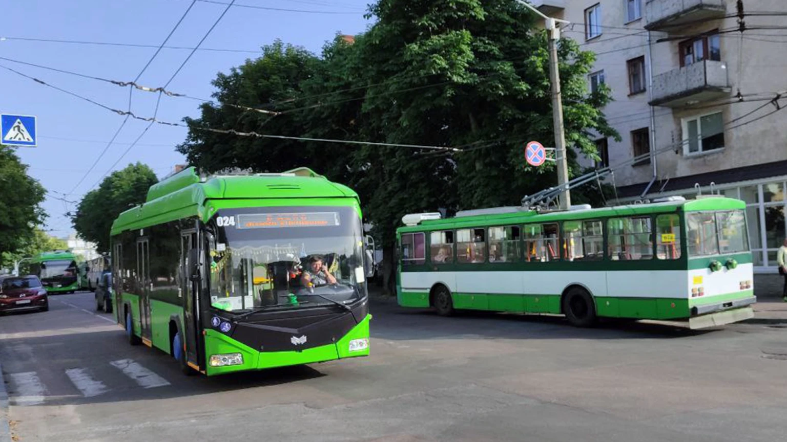 Великдень у Житомирі: посилена безпека, особливий графік транспорту та розваги для малечі