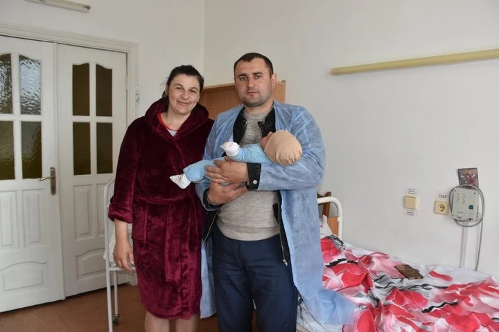 Богатир на Житомирщині: в Олевську народився малюк вагою майже 6 кілограмів