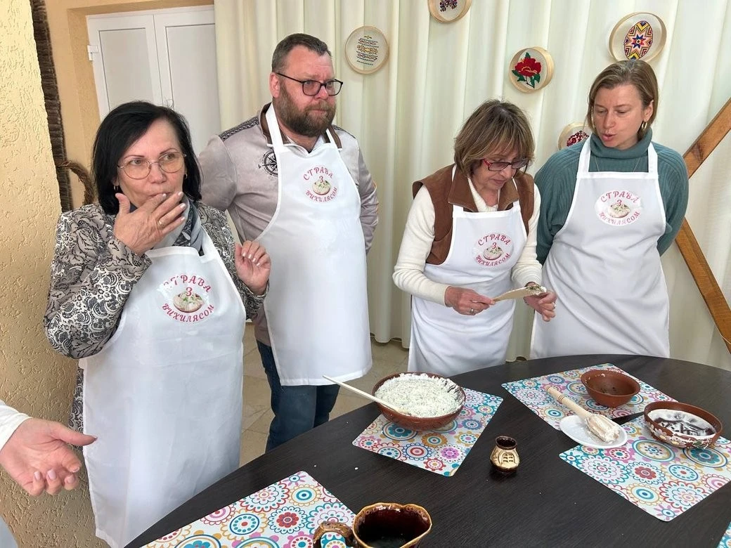 Смак Полісся: у Тетерівській громаді туристичний сезон розпочали з приготування «калатухи»