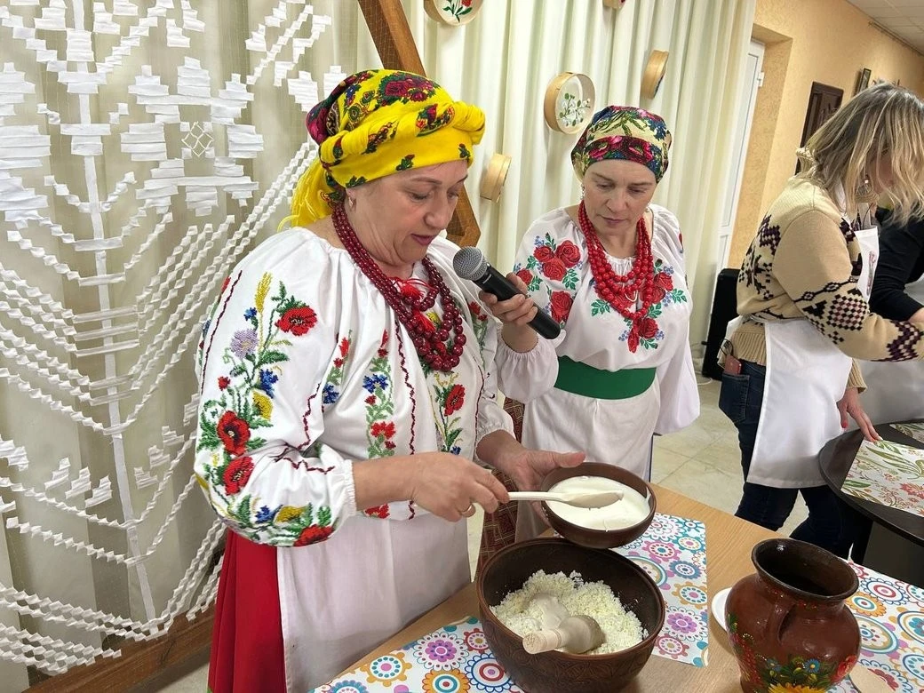 Смак Полісся: у Тетерівській громаді туристичний сезон розпочали з приготування «калатухи»