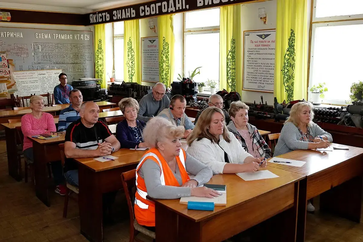 Житомирські водії опановують хорватські трамваї Tatra