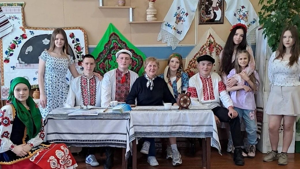 Малинський «Барвінок»: як дитячий театр став сенсом життя для Людмили Костельняк