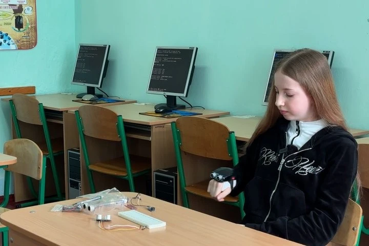 Юна винахідниця з Житомирщини створює пристрої, що полегшують життя