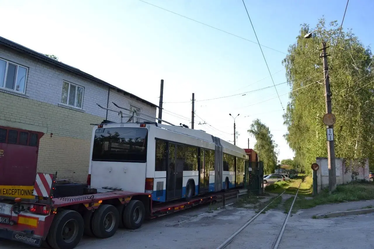 Швейцарська підтримка на колесах: ТТУ Житомира прийняло чергову пару містких тролейбусів